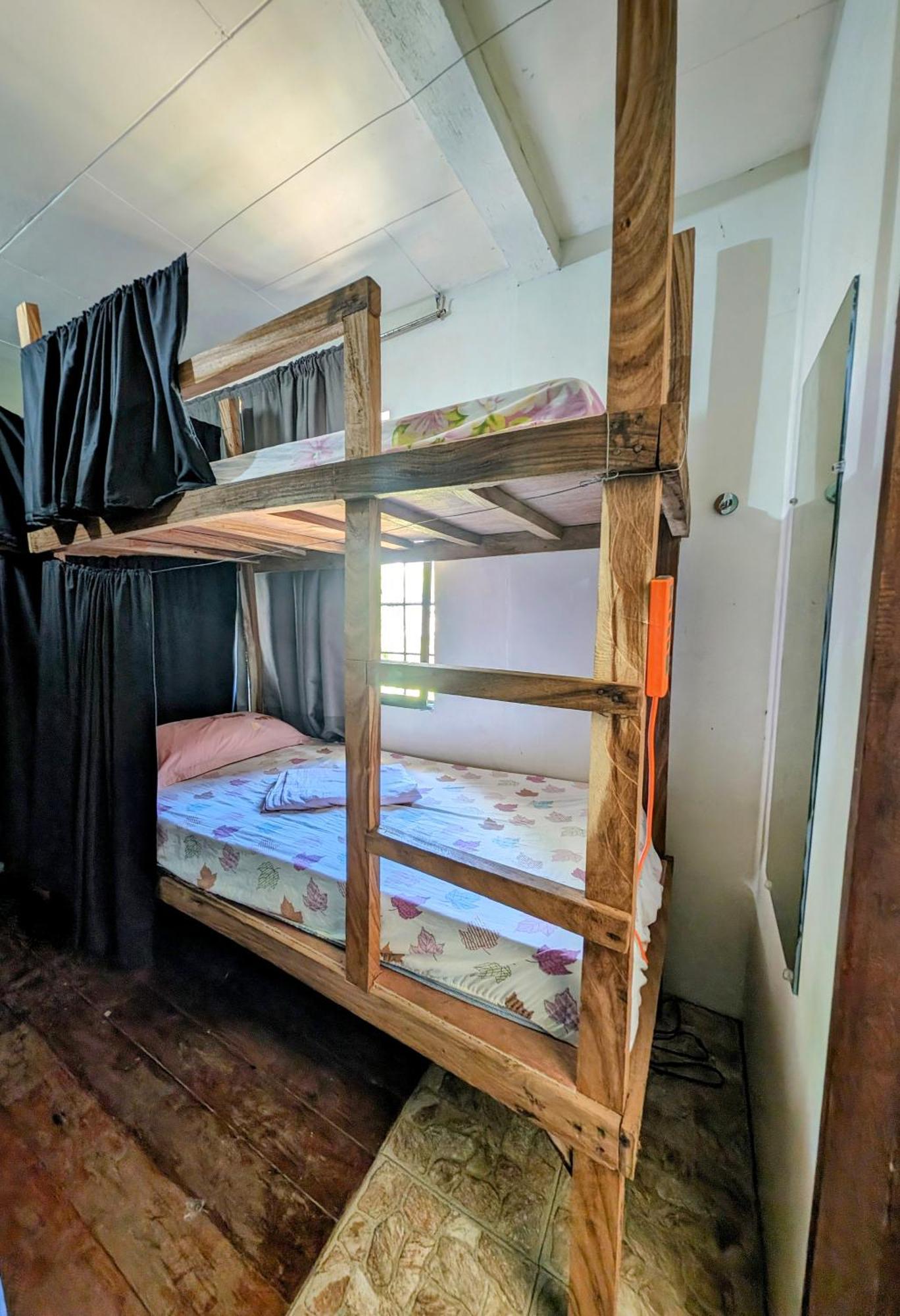 Screaming Gecko Hostel Busuanga Exteriér fotografie